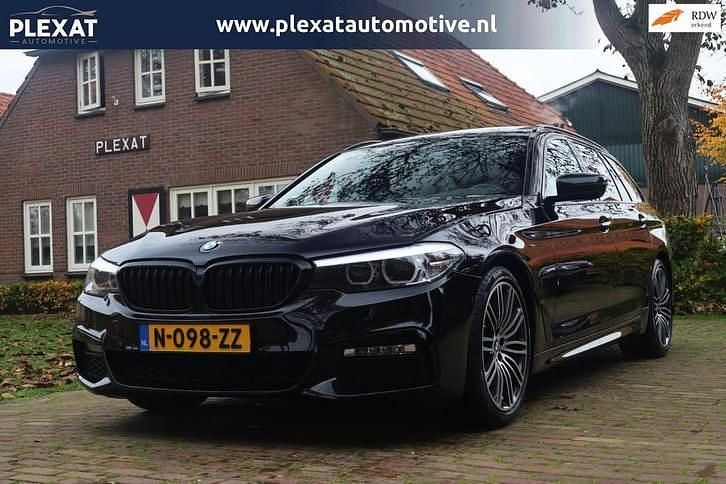 Zwart Occasion 2018 BMW 530 Executive Stationwagen | € 26.945 (Goede deal) - Afbeelding 1/4