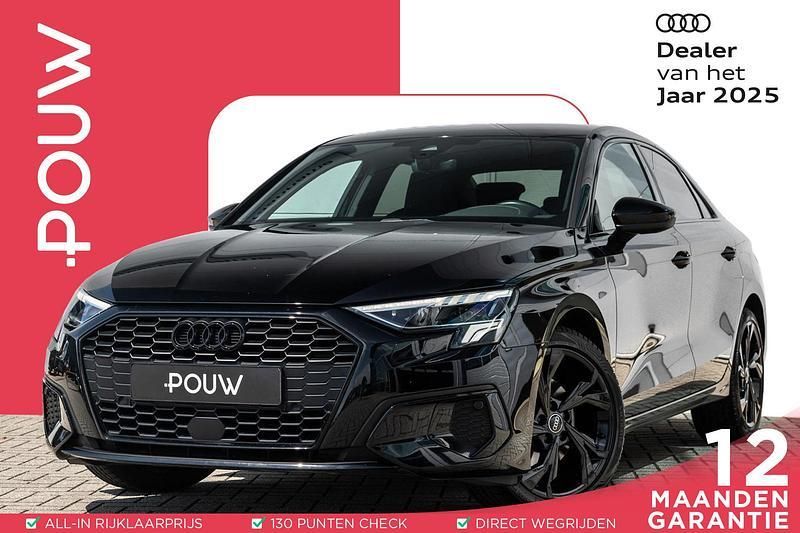 Zwart Gebruikt 2021 Audi A3 Advanced Sedan | € 26.450 (Iets duurder) - Afbeelding 1/4