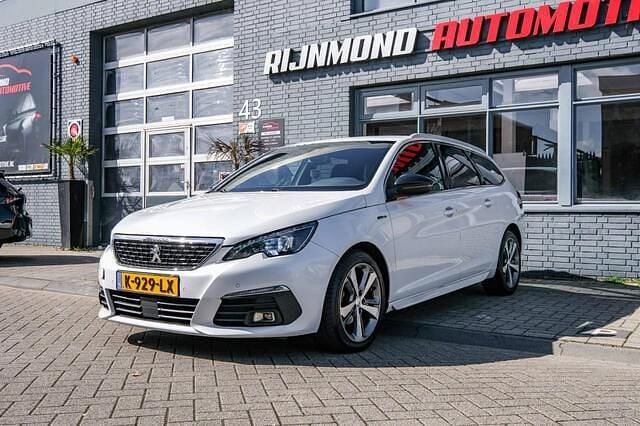 Wit (metallic) Occasion 2019 Peugeot 308 SW GT-line Stationwagen | € 9.995 (Eerlijke prijs) - Afbeelding 1/4