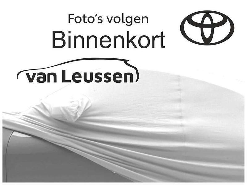 Grijs, metallic lak Gebruikt 2023 Toyota Yaris Cross Style SUV | € 28.600 (Eerlijke prijs) - Afbeelding 1/3