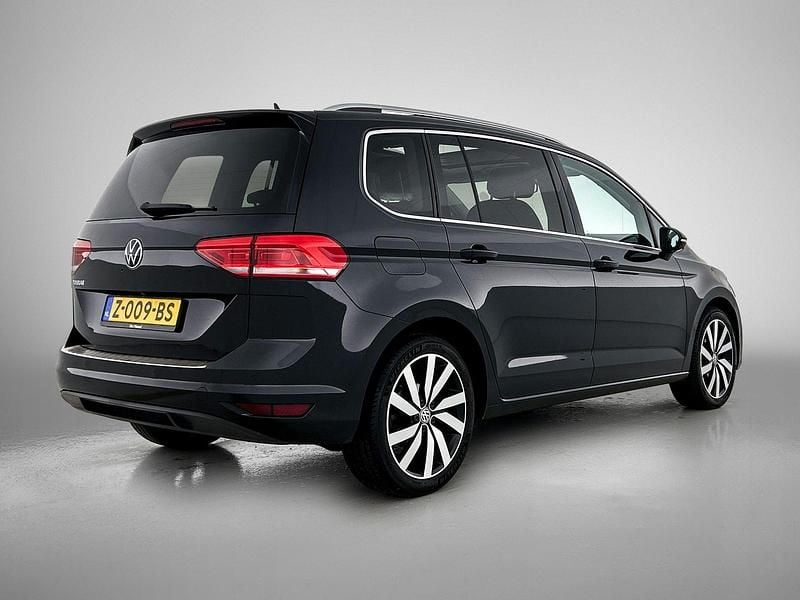 Occasion VW Touran Comfortline 150 PK (110 kW) 2024 Zwart MPV