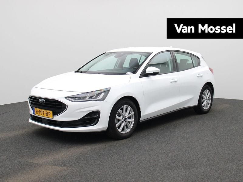 Wit Gebruikt 2022 Ford Focus Hatchback | € 15.400 (Goede deal) - Afbeelding 1/4