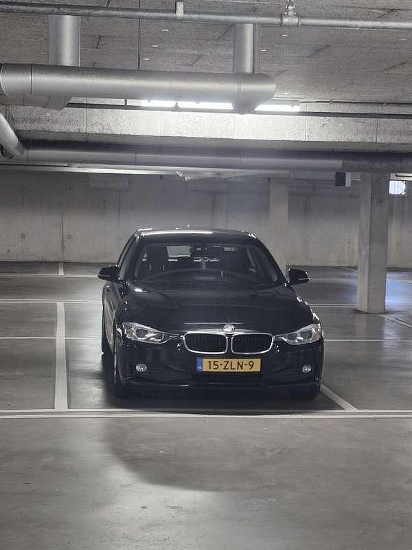 Gebruikt 2013 BMW 320 Efficient Dynamics Sedan | € 5.499 (Super prijs) - Afbeelding 1/4