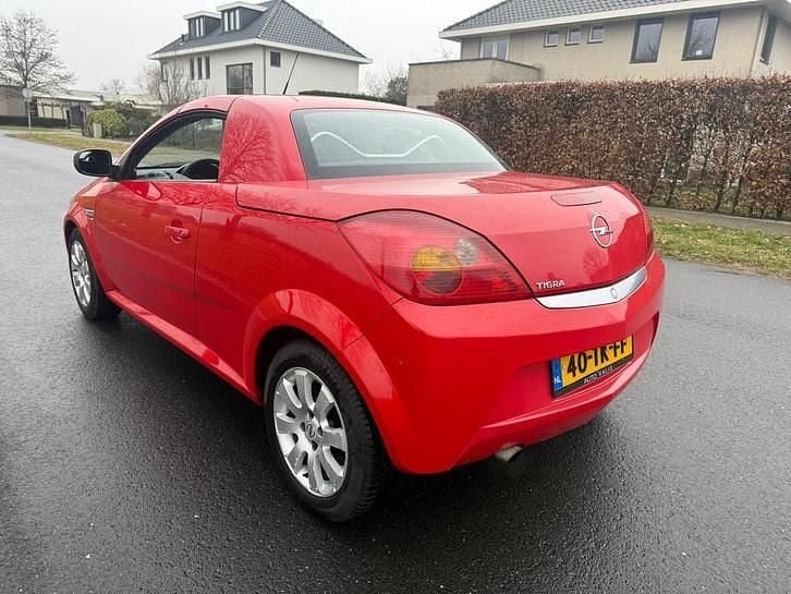 Occasion Opel Tigra Sport 90 PK (66 kW) 2006 Rood Cabriolet