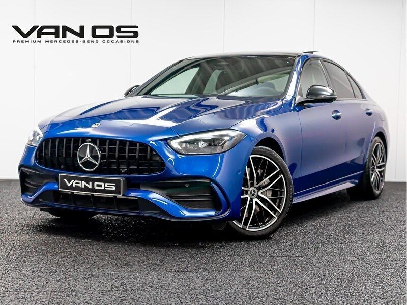 Blauw Gebruikt 2023 Mercedes C300 AMG line Sedan | € 57.995 (Duur) - Afbeelding 1/4
