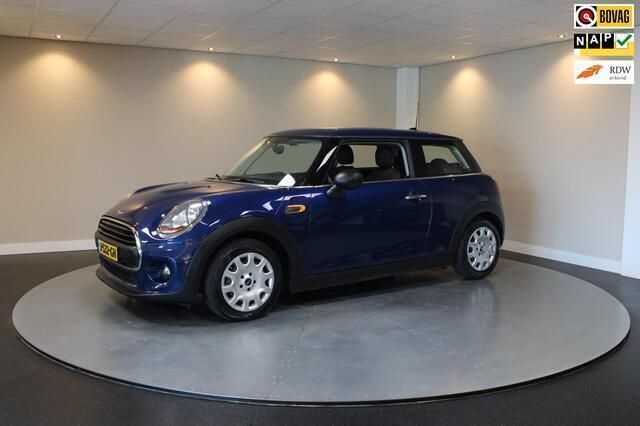 Blauw Gebruikt 2016 Mini ONE Hatchback | € 9.240 (Goede deal) - Afbeelding 1/4