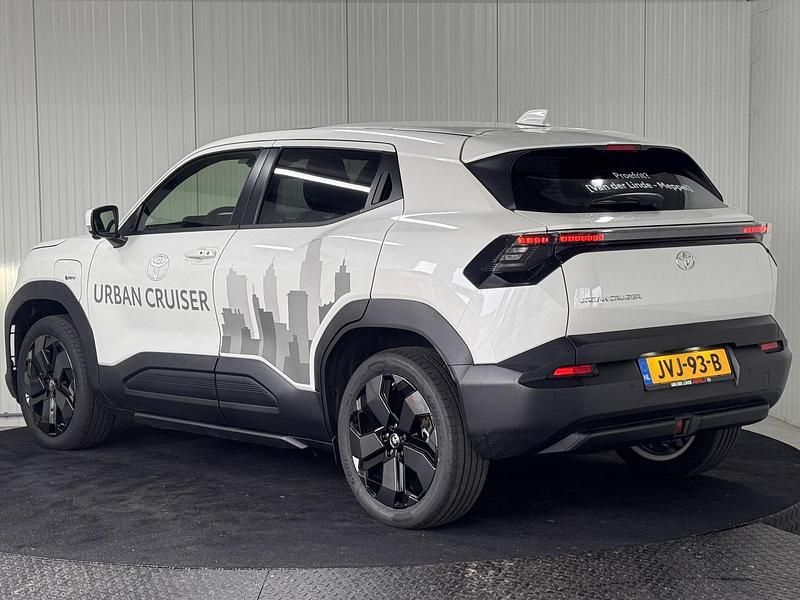 Nieuw Toyota Urban Cruiser Executive 11 kW (15 PK) 2026 Wit SUV