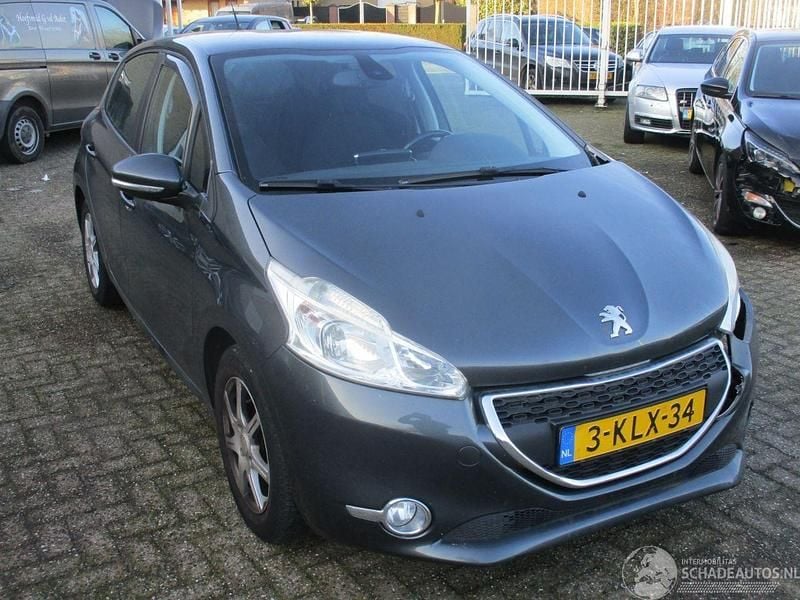 Grijs Occasion 2013 Peugeot 208 Envy Hatchback | € 1.950 (Super prijs) - Afbeelding 1/4