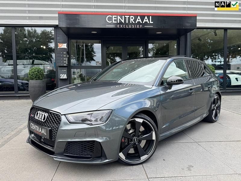 Grijs Gebruikt 2015 Audi RS3 Proline Hatchback | € 35.950 (Duur) - Afbeelding 1/4