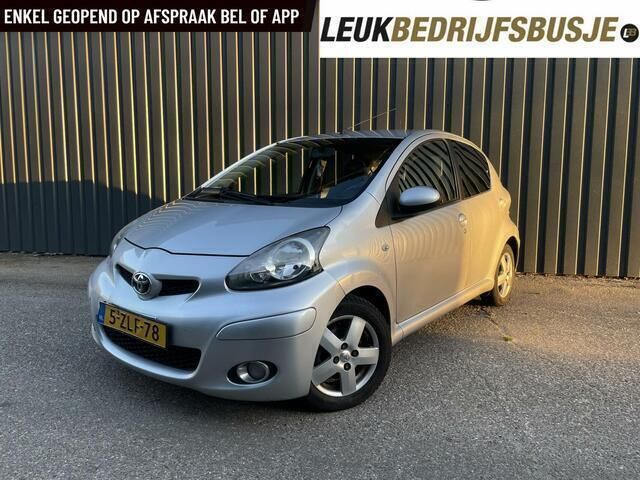 Occasion Toyota Aygo Comfort 68 PK (50 kW) 2011 Grijs Hatchback