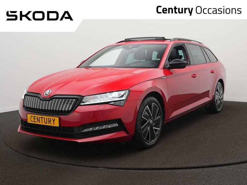 Rood Gebruikt 2023 Skoda Superb Business Line Stationwagen | € 34.900 - Afbeelding 1/4