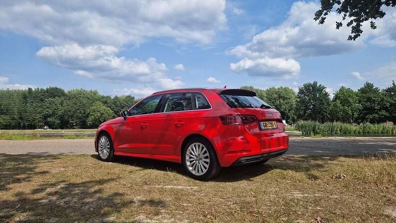 Occasion Audi A3 Sportback e-tron 204 PK (150 kW) 2015 Rood Hatchback