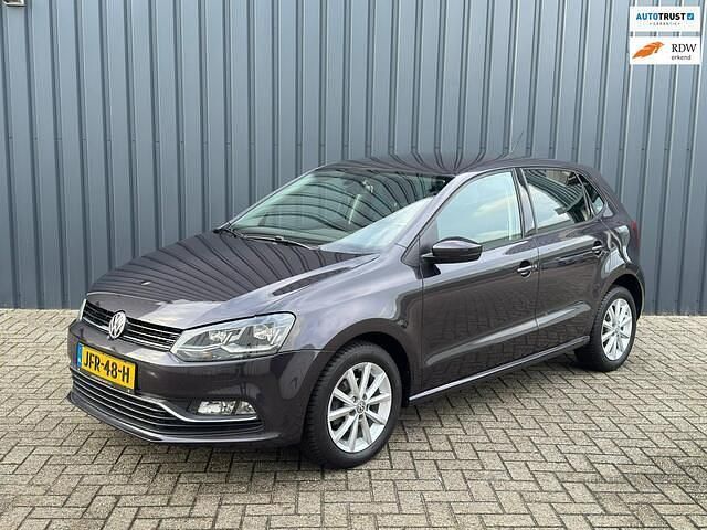 Grijs Gebruikt 2015 VW Polo LOUNGE Hatchback | € 8.999 (Eerlijke prijs) - Afbeelding 1/3