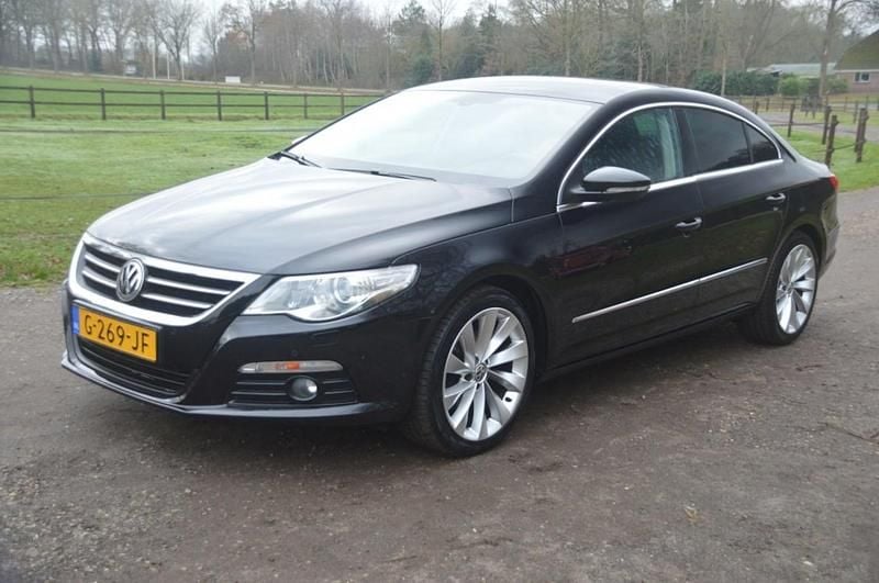 Zwart (metallic) Gebruikt 2010 VW Passat Sedan | € 5.950 (Eerlijke prijs) - Afbeelding 1/4