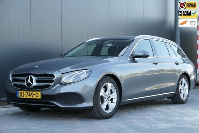 Grijs Gebruikt 2018 Mercedes 200 Premium Stationwagen | € 25.940 (Goede deal) - Afbeelding 1/4