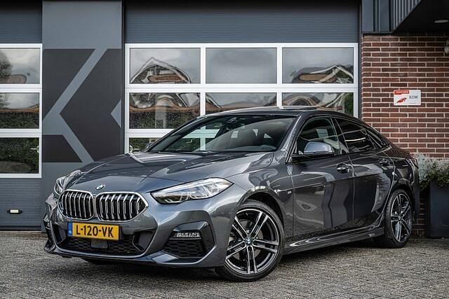 Grijs Gebruikt 2021 BMW 218 Executive Sedan | € 30.900 (Duur) - Afbeelding 1/4