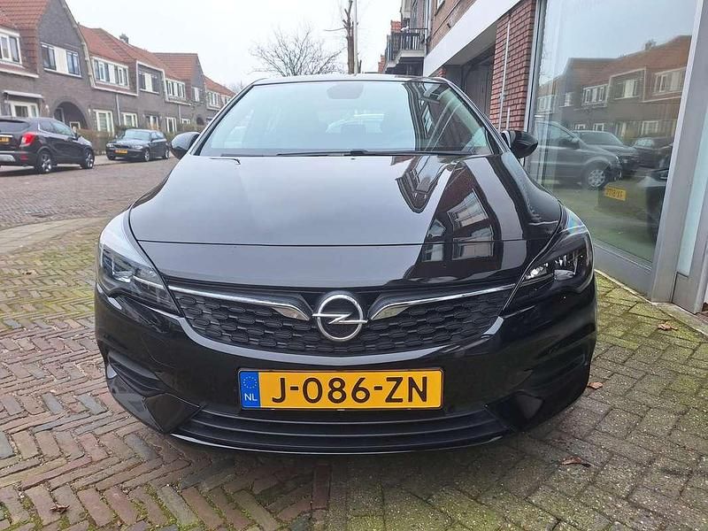 Occasion Opel Astra Edition 112 PK (82 kW) 2020 Zwart Hatchback