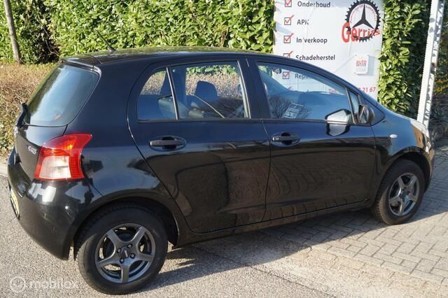 Zwart Gebruikt 2008 Toyota Yaris Hatchback | € 3.450 (Eerlijke prijs) - Afbeelding 1/4