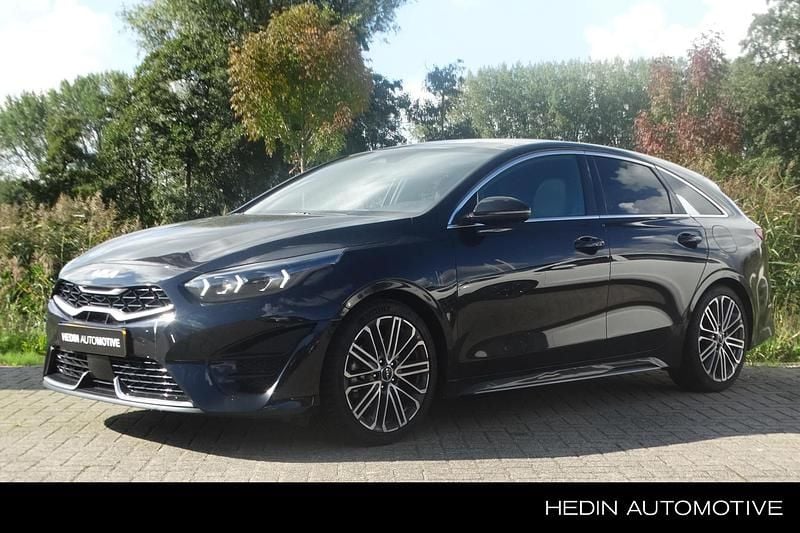 Zwart Gebruikt 2025 Kia ProCeed Hatchback | € 36.945 (Eerlijke prijs) - Afbeelding 1/4