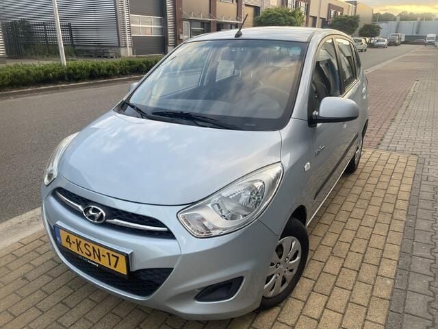 Grijs Gebruikt 2014 Hyundai i10 Hatchback | € 5.998 (Eerlijke prijs) - Afbeelding 1/4