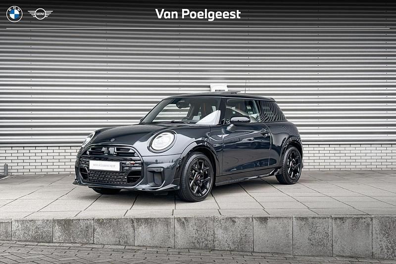 Legend grey Gebruikt 2024 Mini Cooper S Hatchback | € 39.900 - Afbeelding 1/4