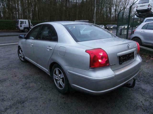 Occasion Toyota Avensis 110 PK (80 kW) 2005 Grijs Sedan