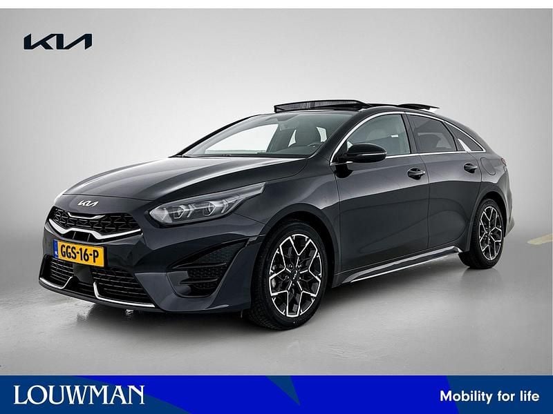 Zwart Occasion 2024 Kia ProCeed GT-Line Stationwagen | € 32.445 (Eerlijke prijs) - Afbeelding 1/4