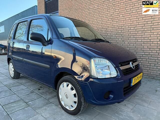 Blauw (metallic) Gebruikt 2004 Opel Agila Hatchback | € 1.250 (Eerlijke prijs) - Afbeelding 1/4