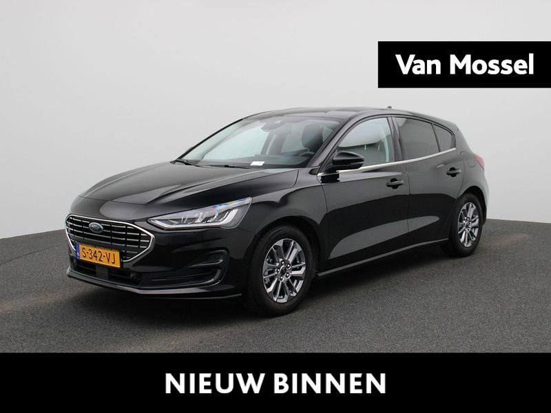 Zwart Gebruikt 2023 Ford Focus Titanium Hatchback | € 22.900 (Eerlijke prijs) - Afbeelding 1/4