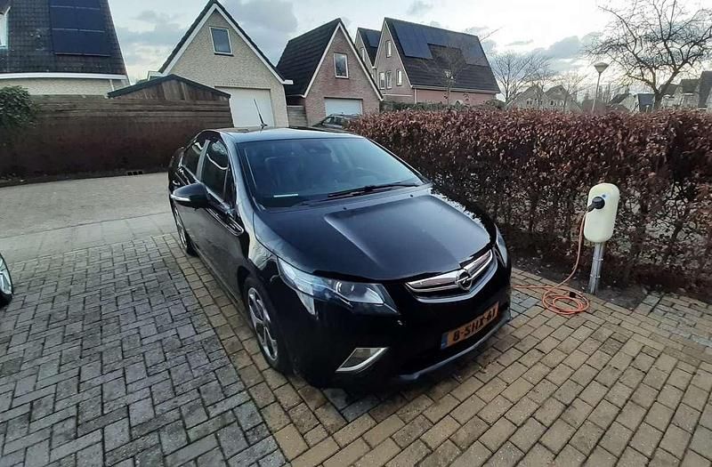 Zwart Gebruikt 2013 Opel Ampera Hatchback | € 8.000 - Afbeelding 1/3