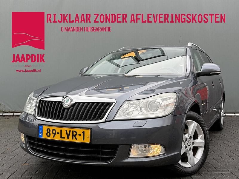 Grijs Gebruikt 2010 Skoda Octavia Business Line Stationwagen | € 6.899 (Iets duurder) - Afbeelding 1/3