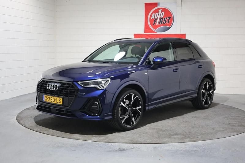 Blauw Gebruikt 2022 Audi Q3 S-Line SUV | € 37.950 (Iets duurder) - Afbeelding 1/4