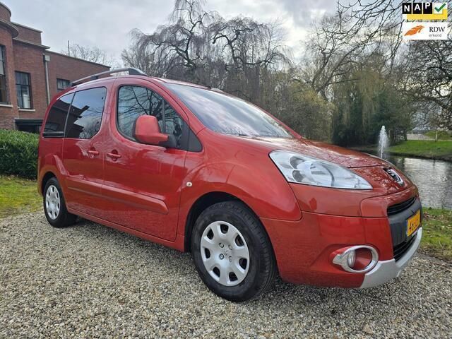 Rood Gebruikt 2009 Peugeot Partner Tepee MPV | € 4.999 (Eerlijke prijs) - Afbeelding 1/4