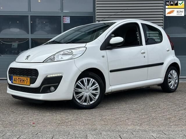 Wit Gebruikt 2012 Peugeot 107 Active Hatchback | € 4.250 (Goede deal) - Afbeelding 1/4