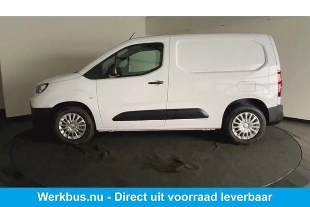 Wit Nieuw 2025 Toyota Proace City Van | € 22.239 (Super prijs) - Afbeelding 1/4