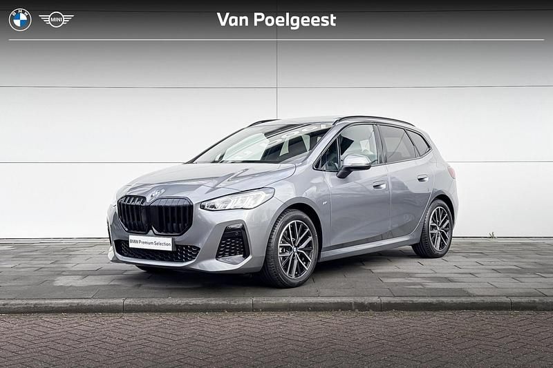Grijs Gebruikt 2024 BMW 220 Stationwagen | € 48.900 - Afbeelding 1/4