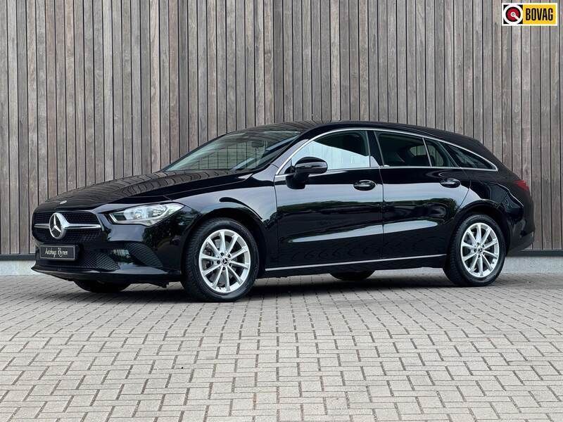 Zwart Gebruikt 2022 Mercedes CLA250 Shooting Brake Advantage Stationwagen | € 24.900 - Afbeelding 1/4