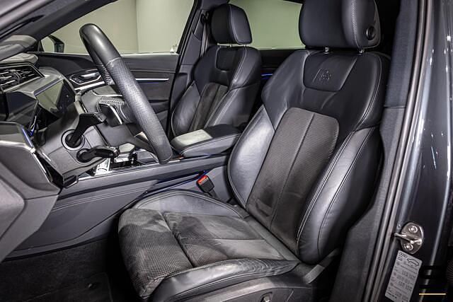 Occasion Audi e-tron Advanced Plus 300 kW (408 PK) 2019 Grijs (metallic) SUV