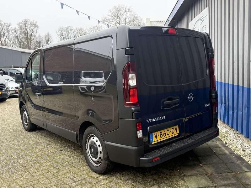 Occasion Opel Vivaro Sport 121 PK (88 kW) 2017 Zwart MPV