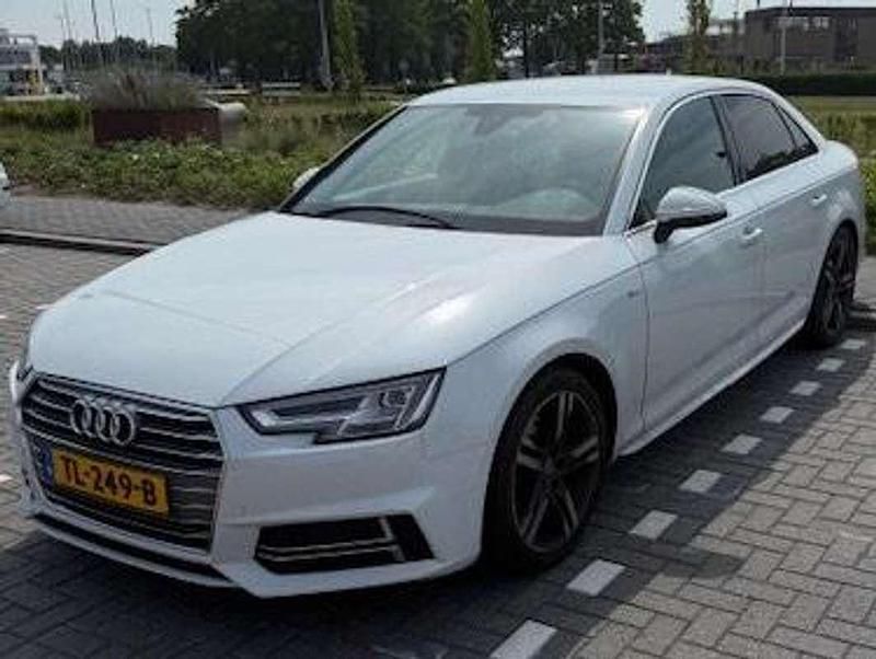Wit Occasion 2018 Audi A4 Sedan | € 18.500 (Goede deal) - Afbeelding 1/4