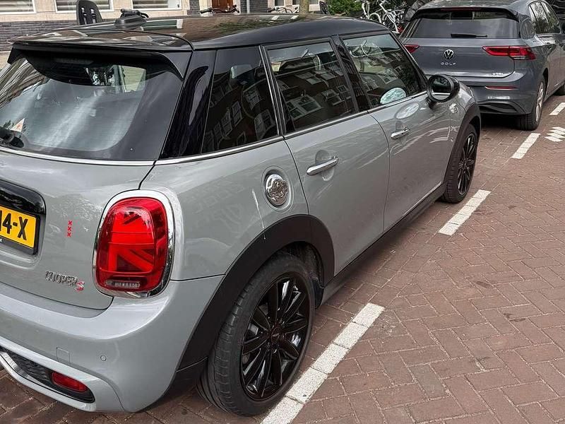 Grijs Gebruikt 2018 Mini Cooper S Pepper Hatchback | € 19.500 (Goede deal) - Afbeelding 1/4