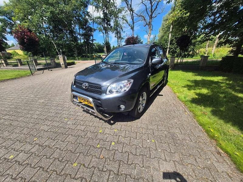 Grijs Gebruikt 2006 Toyota RAV4 Executive SUV | € 7.750 (Eerlijke prijs) - Afbeelding 1/4
