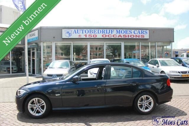 Blauw Gebruikt 2009 BMW 318 Sedan | € 6.950 (Eerlijke prijs) - Afbeelding 1/4