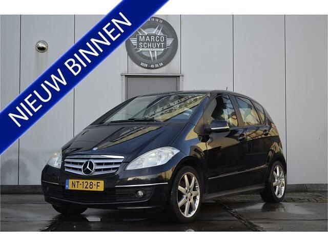 Zwart (metallic) Gebruikt 2008 Mercedes A150 Avantgarde MPV | € 1.950 (Goede deal) - Afbeelding 1/4