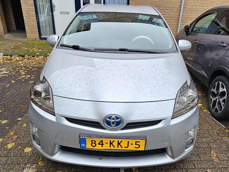Zilver Occasion 2010 Toyota Prius Hatchback | € 9.000 (Eerlijke prijs) - Afbeelding 1/4