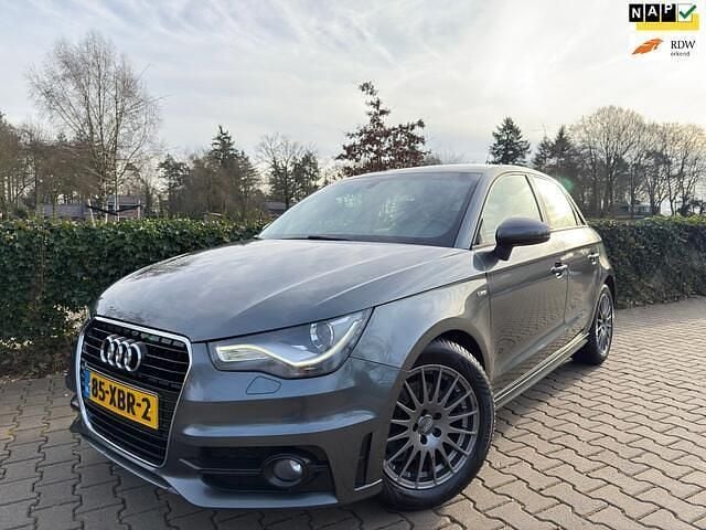 Grijs (metallic) Occasion 2012 Audi A1 Sportback S-Line Hatchback | € 6.950 (Eerlijke prijs) - Afbeelding 1/4