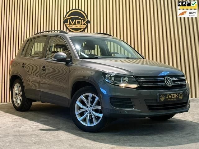 Grijs Gebruikt 2011 VW Tiguan Comfortline SUV | € 8.440 (Eerlijke prijs) - Afbeelding 1/4