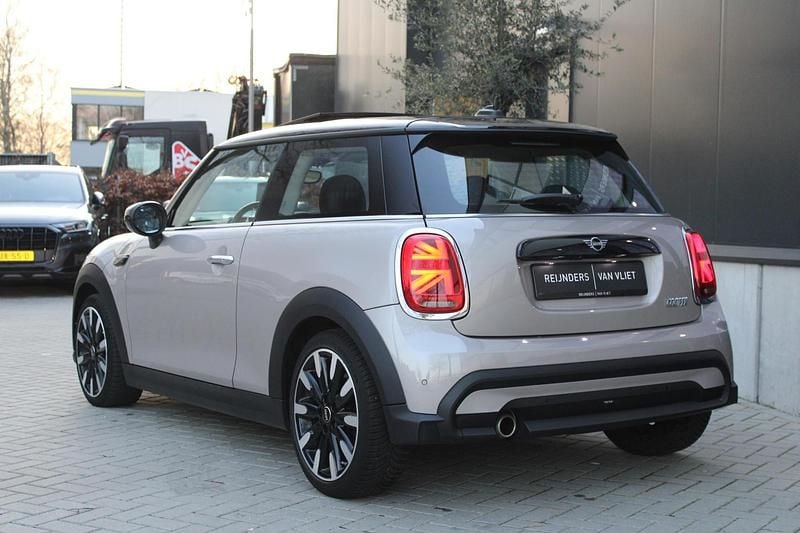 Occasion Mini Cooper Business 136 PK (100 kW) 2022 Grijs Hatchback