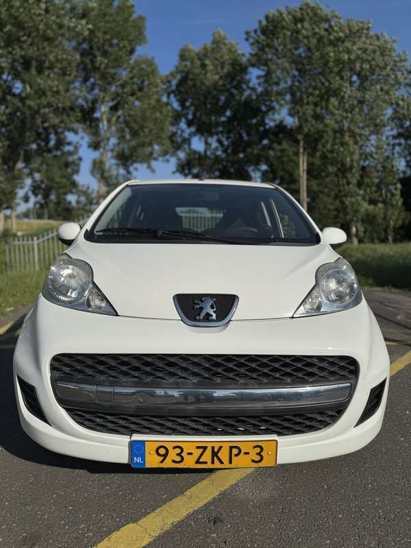 Wit Gebruikt 2012 Peugeot 107 Hatchback | € 2.999 (Super prijs) - Afbeelding 1/4