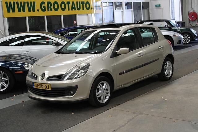 Beige Gebruikt 2007 Renault Clio II Exception Hatchback | € 1.944 (Goede deal) - Afbeelding 1/4